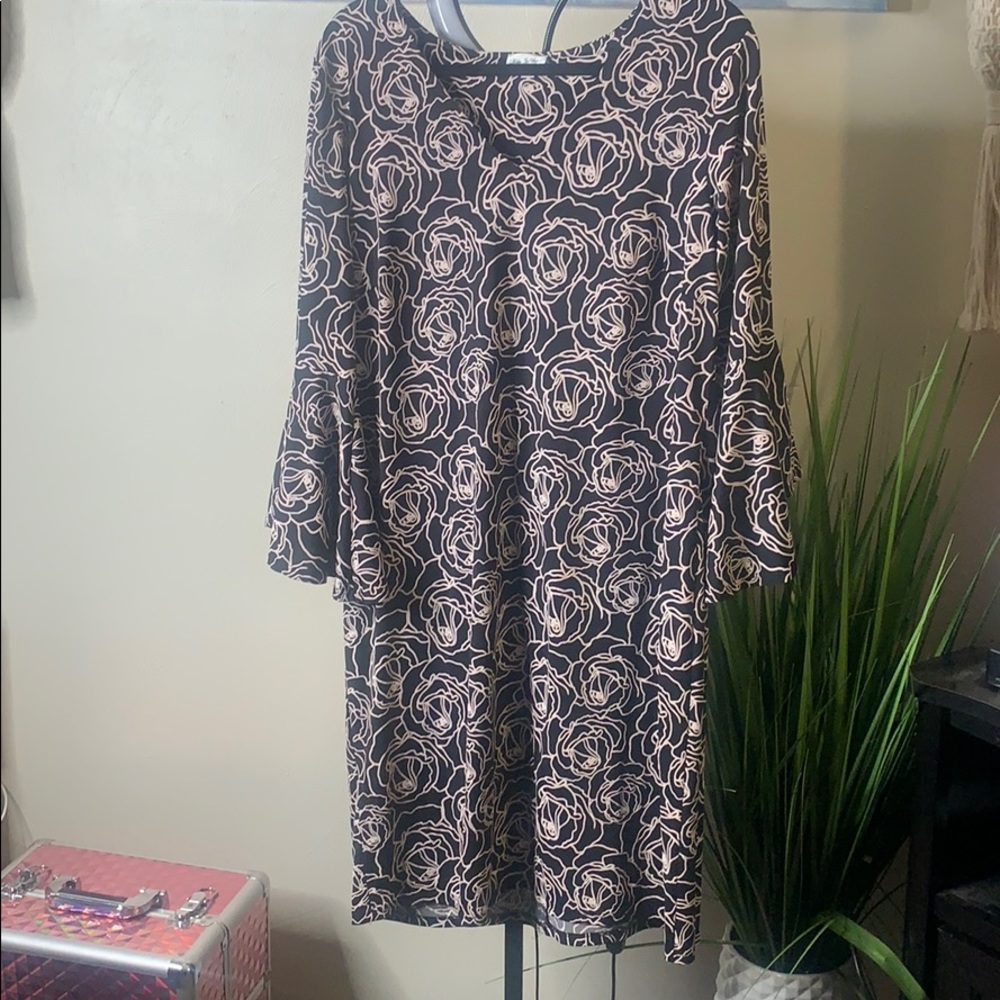 Black roses dress 💐💜